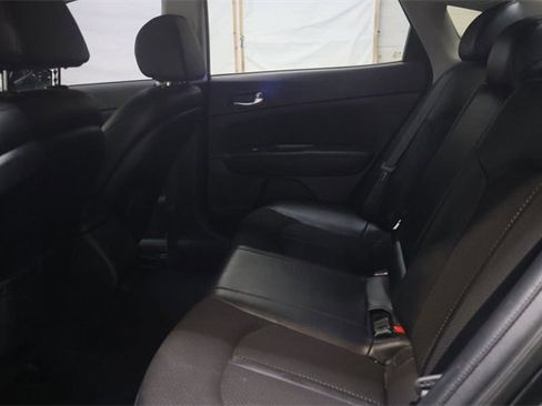 Used 2018 Kia Optima S w/ 18" Alloy Wheels Package image 17