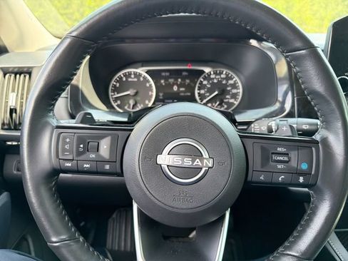 Used 2023 Nissan Pathfinder SL w/ Lighting Package (N92) FWD image 18