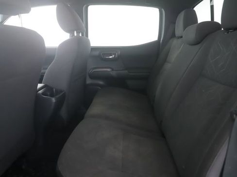 Used 2017 Toyota Tacoma TRD Sport AWD/4WD image 26