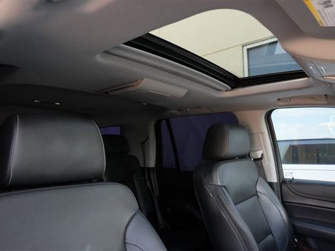 Used 2020 GMC Yukon SLT w/ Premium Edition image 24