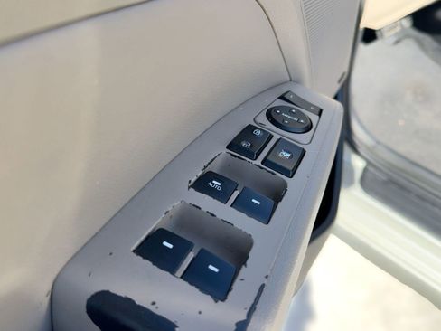 Used 2017 Hyundai Elantra Limited w/ Limited Ultimate Package 05 image 28