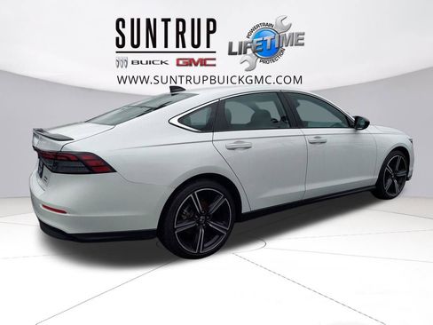 Used 2024 Honda Accord Sport image 11