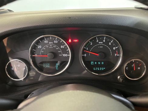 Used 2018 Jeep Wrangler Unlimited Rubicon w/ Cold Weather Group AWD/4WD image 19