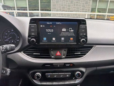 Used 2018 Hyundai Elantra GT FWD image 21