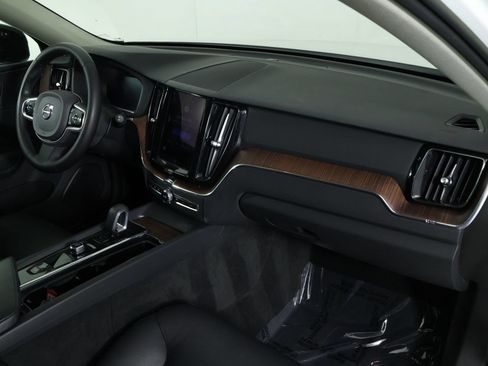 Certified 2023 Volvo XC60 B5 Plus w/ Climate Package FWD image 22