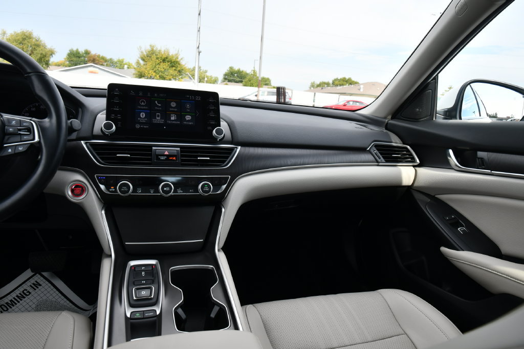 Used 2021 Honda Accord Touring image 25