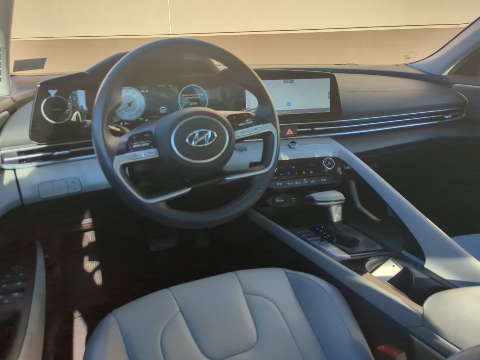 Used 2023 Hyundai Elantra Limited FWD image 19