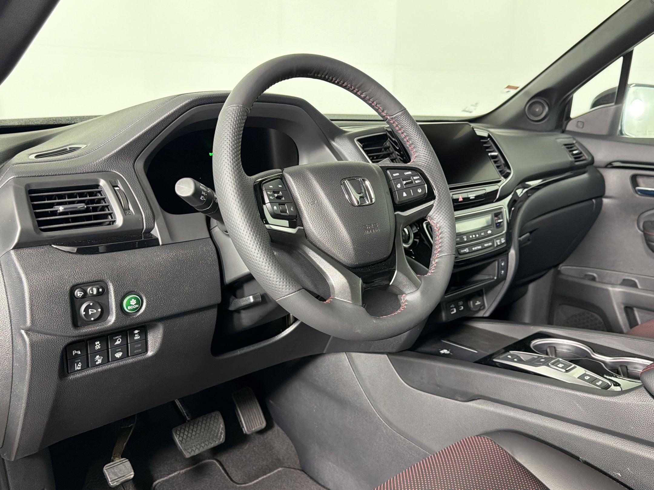 Used 2025 Honda Ridgeline Black Edition image 3