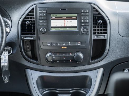 Used 2018 Mercedes-Benz Metris Passenger image 17