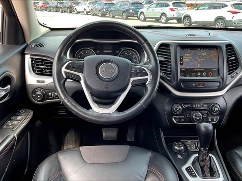 Used 2015 Jeep Cherokee Trailhawk w/ Comfort/Convenience Group AWD/4WD image 5