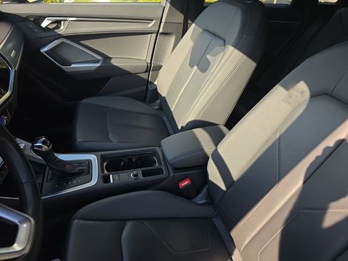 Used 2024 Audi Q3 2.0T Premium image 23