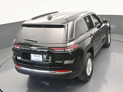 Used 2025 Jeep Grand Cherokee Laredo image 44