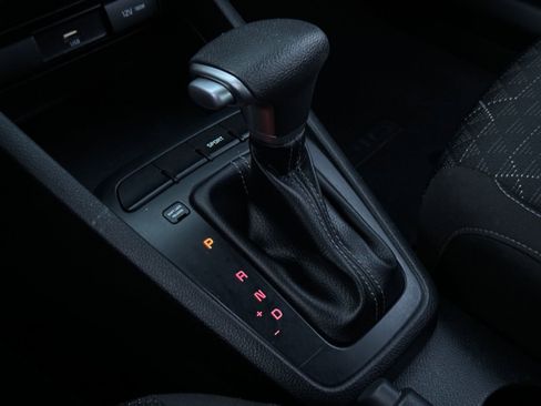 Used 2022 Kia Rio S image 25