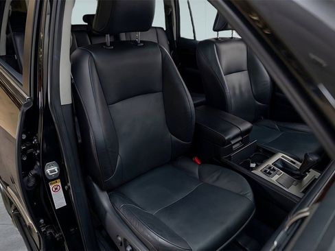 Used 2018 Lexus GX 460 image 30