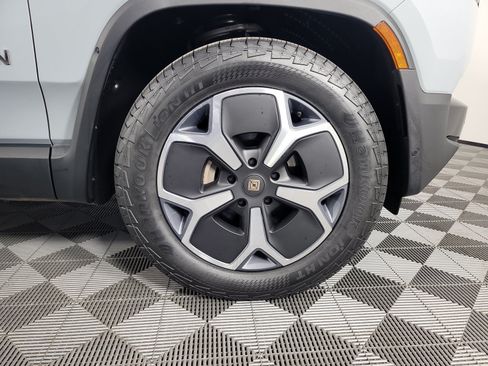 Used 2024 Rivian R1S Adventure AWD/4WD image 11