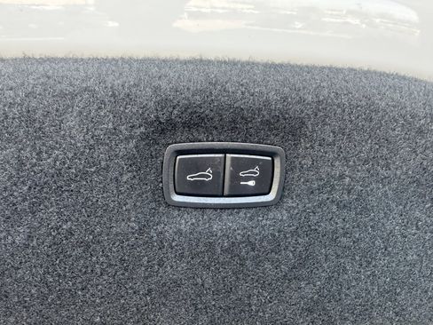 Used 2022 Audi e-tron GT Premium Plus image 37