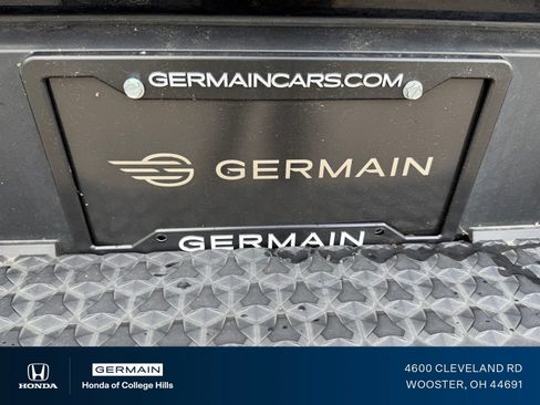 Used 2023 Chevrolet Colorado LT w/ LT Convenience Package II AWD/4WD image 9