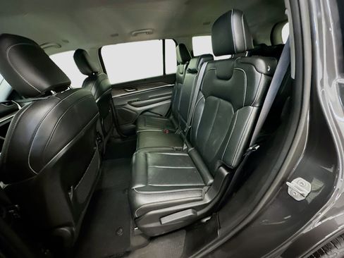 Used 2023 Jeep Grand Cherokee L Limited w/ Luxury Tech Group II image 29