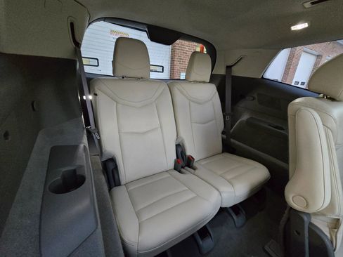 Used 2020 Cadillac XT6 Premium Luxury image 16