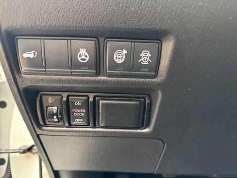 Used 2019 Nissan Armada Platinum w/ Interior Lighting Package image 17