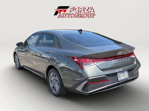 Used 2024 Hyundai Elantra SEL FWD image 4