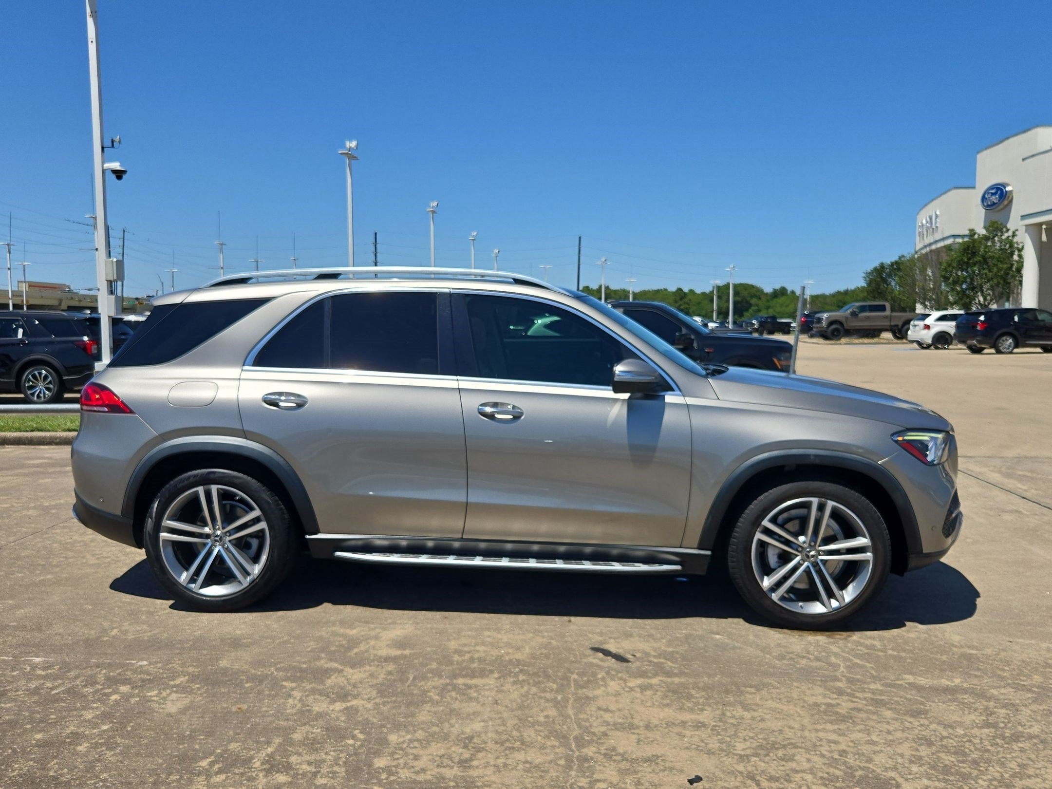 Used 2022 Mercedes-Benz GLE 350 image 2