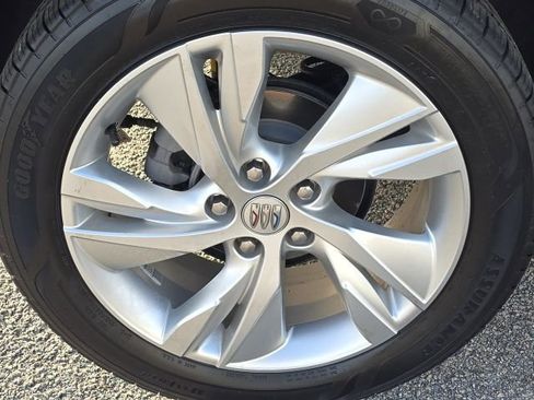 Used 2024 Buick Encore GX Preferred FWD image 9