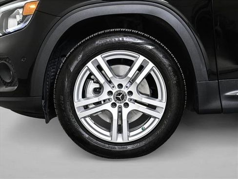 Used 2023 Mercedes-Benz GLB 250 4MATIC image 26