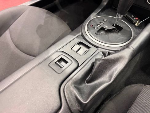 Used 2011 MAZDA MX-5 Miata Sport RWD image 43