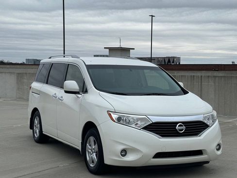 Used 2013 Nissan Quest SV w/ Leather Pkg image 3