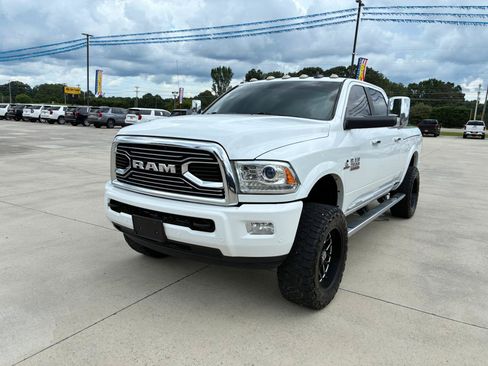 Used 2018 RAM 2500 Limited AWD/4WD image 2