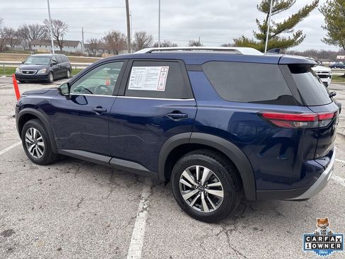 Used 2025 Nissan Pathfinder SL FWD image 21