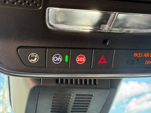 Used 2025 Chevrolet Equinox RS w/ Safety and Technology Package FWD image 31