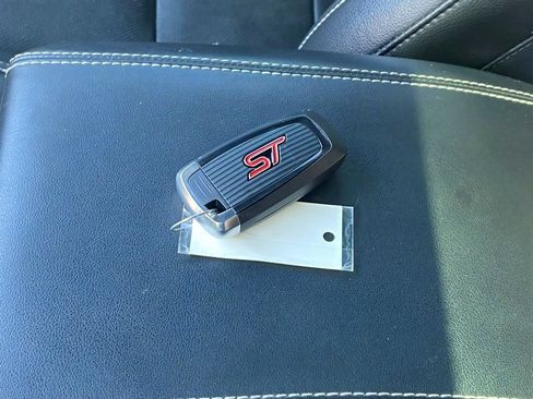 Used 2023 Ford Explorer ST w/ Equipment Group 401A AWD/4WD image 32