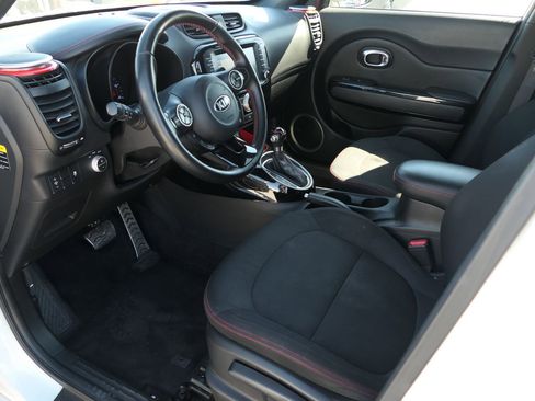 Used 2014 Kia Soul + image 13