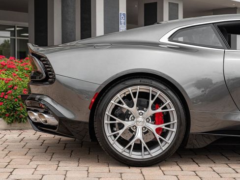 Used 2025 Aston Martin Vanquish RWD image 39