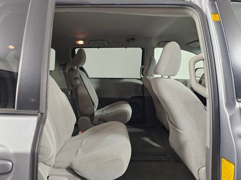 Used 2011 Toyota Sienna LE image 15