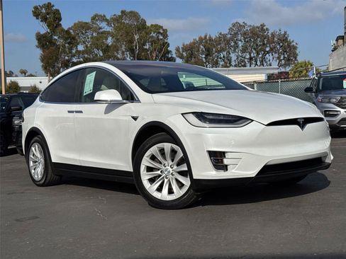 Used 2020 Tesla Model X Long Range AWD/4WD image 2