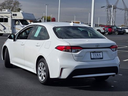 Used 2022 Toyota Corolla LE image 12
