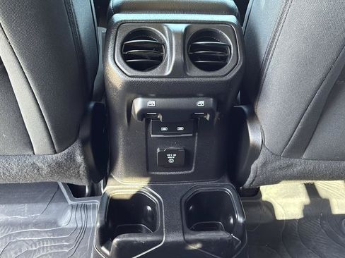 Used 2021 Jeep Gladiator Sport AWD/4WD image 37