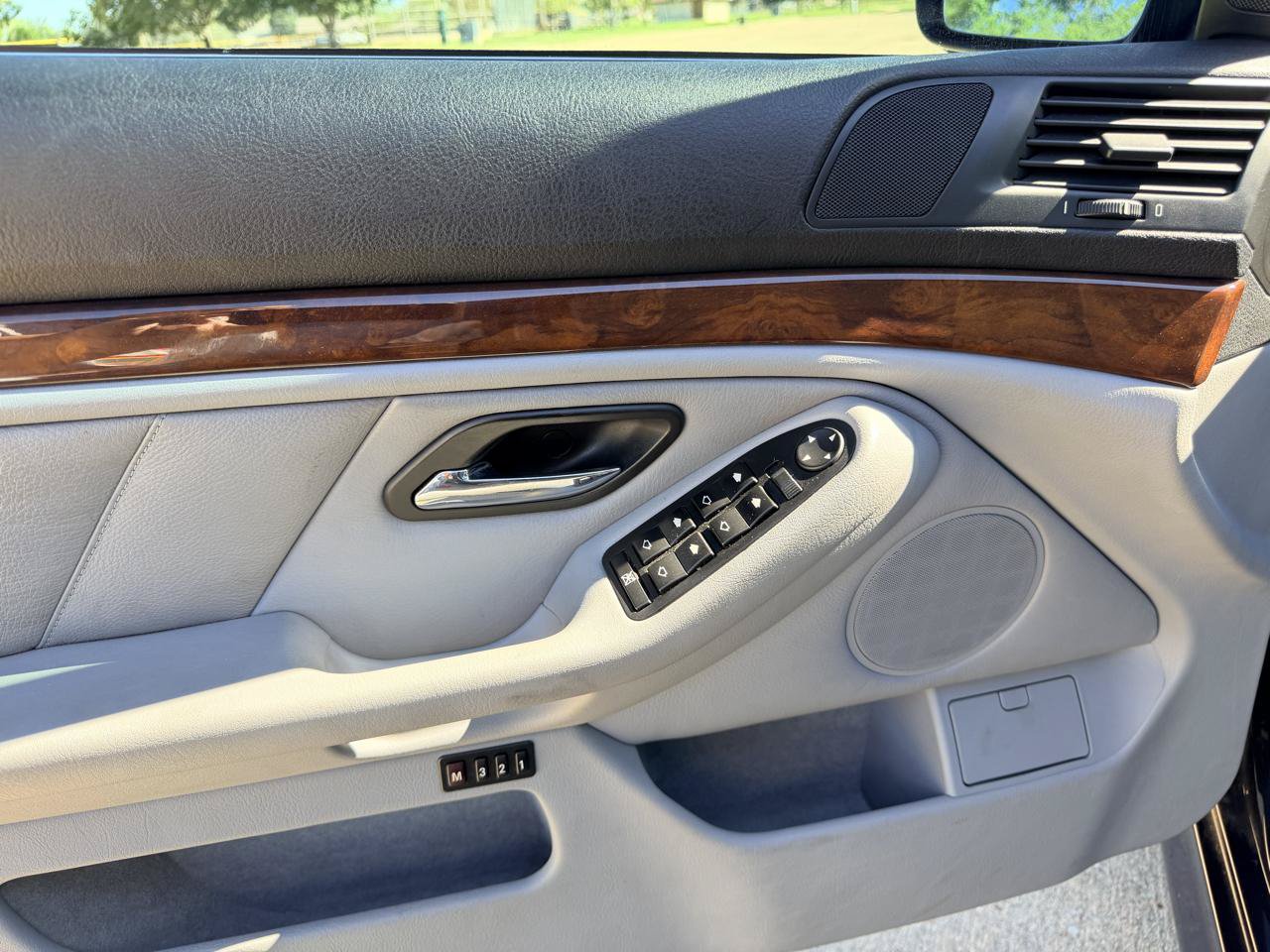 Used 2001 BMW 540i Sedan RWD image 30