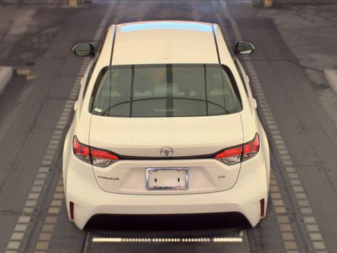 Used 2025 Toyota Corolla LE FWD image 7