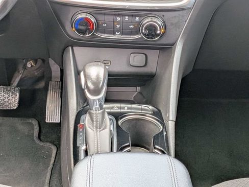 Used 2024 Buick Encore GX Preferred FWD image 18