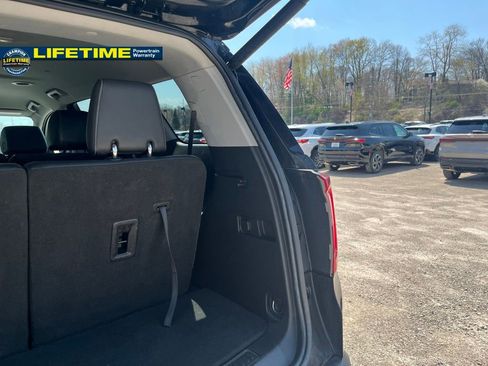 Used 2023 GMC Acadia SLT AWD/4WD image 12