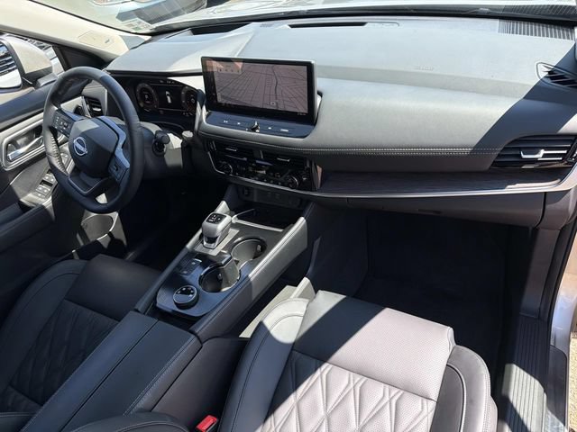 Used 2026 Nissan Rogue Platinum w/ Platinum Premium Package AWD/4WD image 17