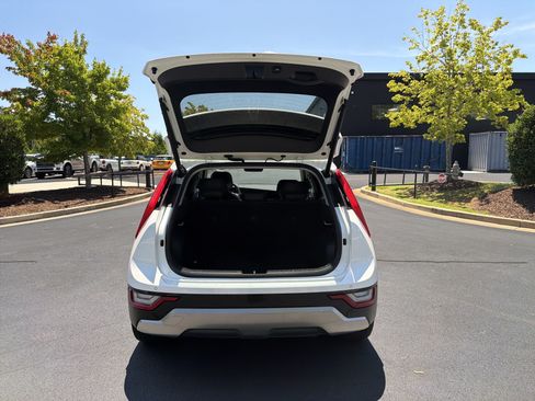 Used 2023 Kia Niro SX Touring FWD image 50