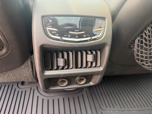 Used 2016 Cadillac SRX Premium FWD image 40