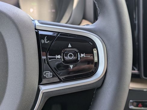 New 2026 Volvo XC60 T8 Core image 25