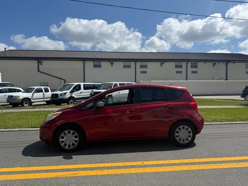 Used 2015 Nissan Versa Note SV FWD image 4