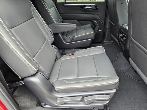 New 2025 Chevrolet Suburban Premier image 16